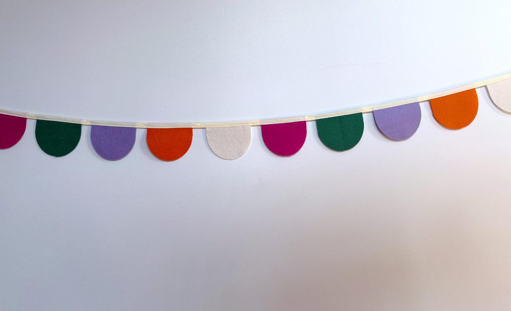 HALF CIRCLES Bright Colourful Scallop Bunting Garland for Party or Celebration