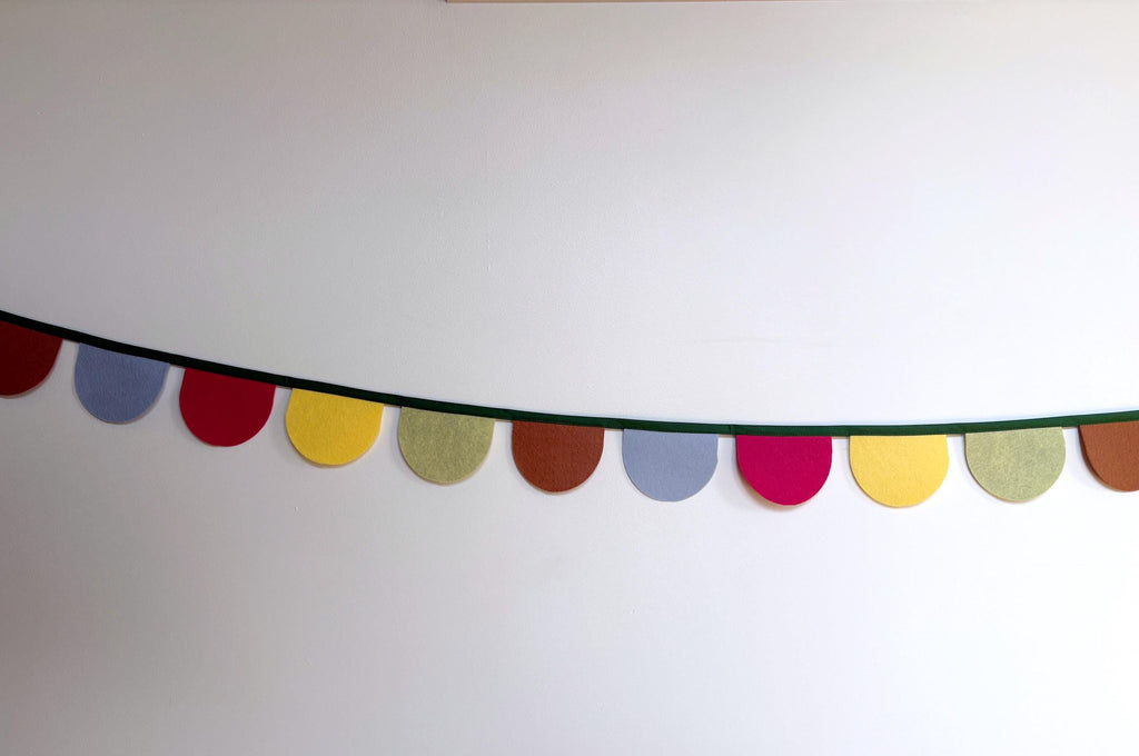 HALF CIRCLES Bright Colourful Scallop Bunting Garland for Party or Celebration