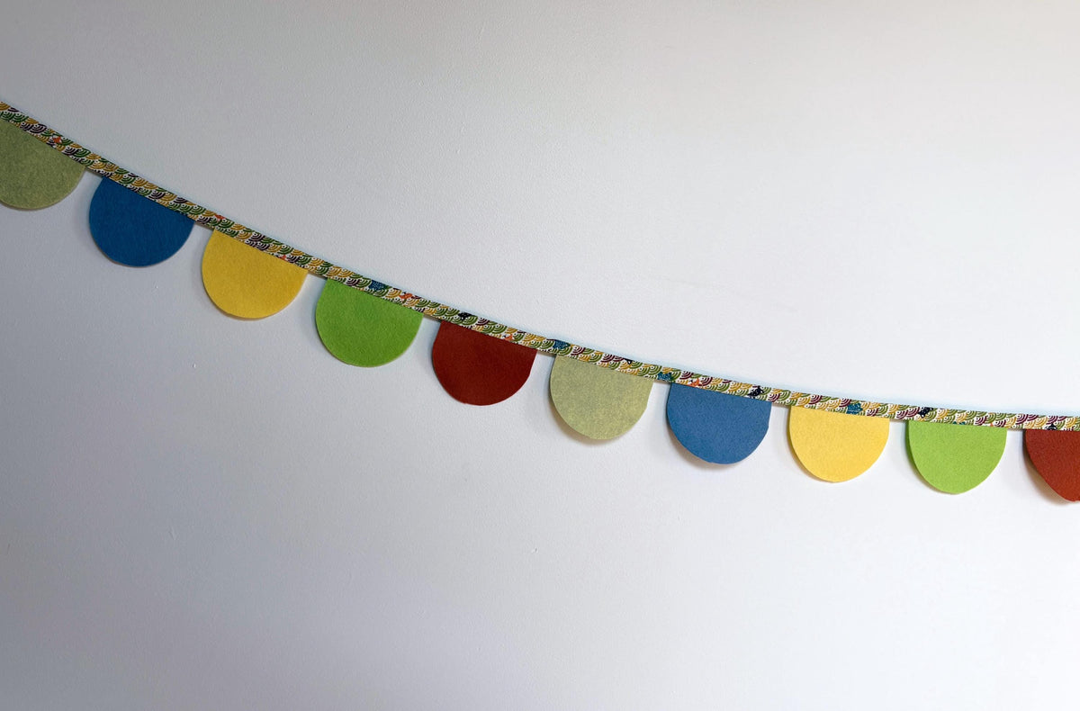 HALF CIRCLES Bright Colourful Scallop Bunting Garland for Party or Celebration